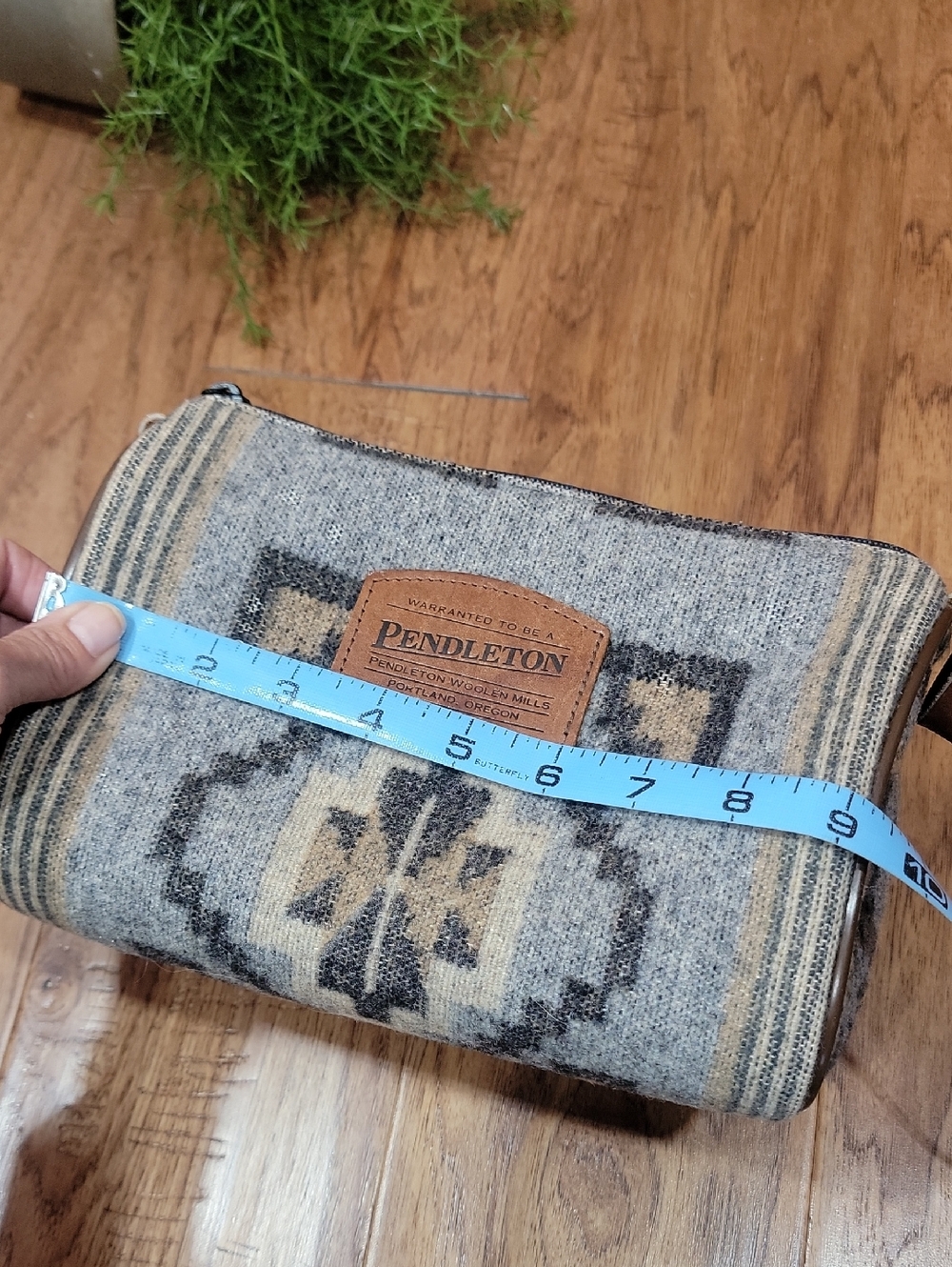 Vintage Pendleton Wool Jacquard & Leather Barrel Bag - Picture 10 of 14